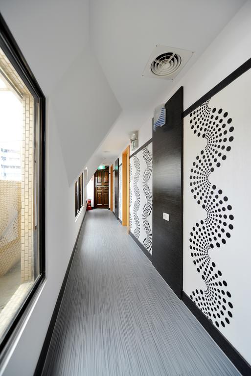 Ing Wang Hotel Tainan Luaran gambar