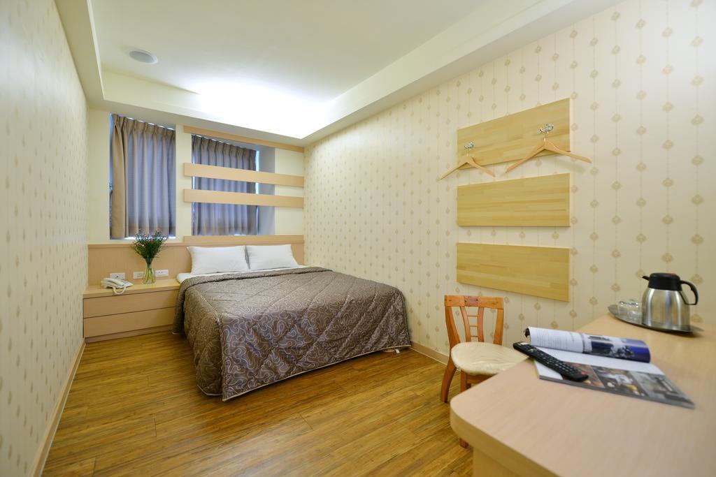 Ing Wang Hotel Tainan Luaran gambar