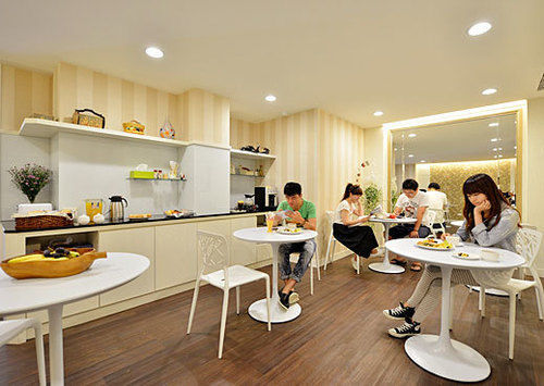 Ing Wang Hotel Tainan Luaran gambar